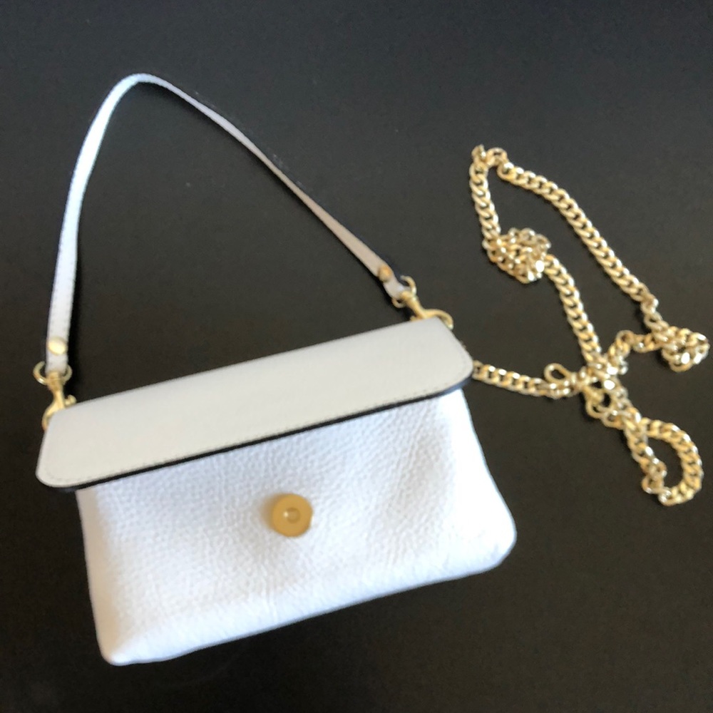Small white pleather handbag with chain